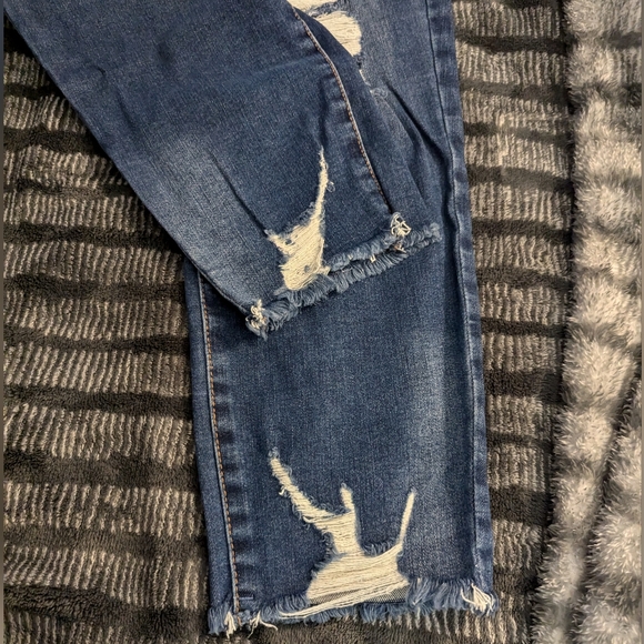 Plus size Crop Jeans size 12. - Picture 4 of 8